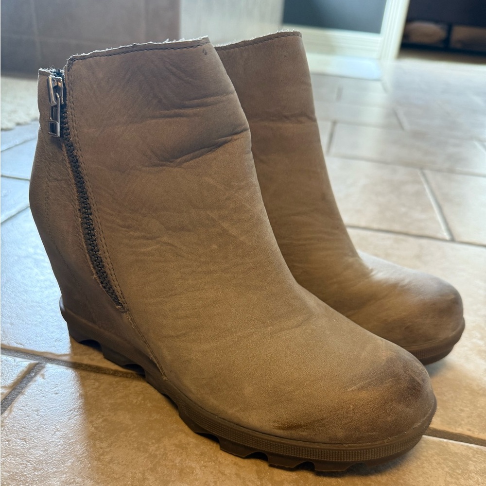 Sorel brown Wedge ankle boots joan of artic style